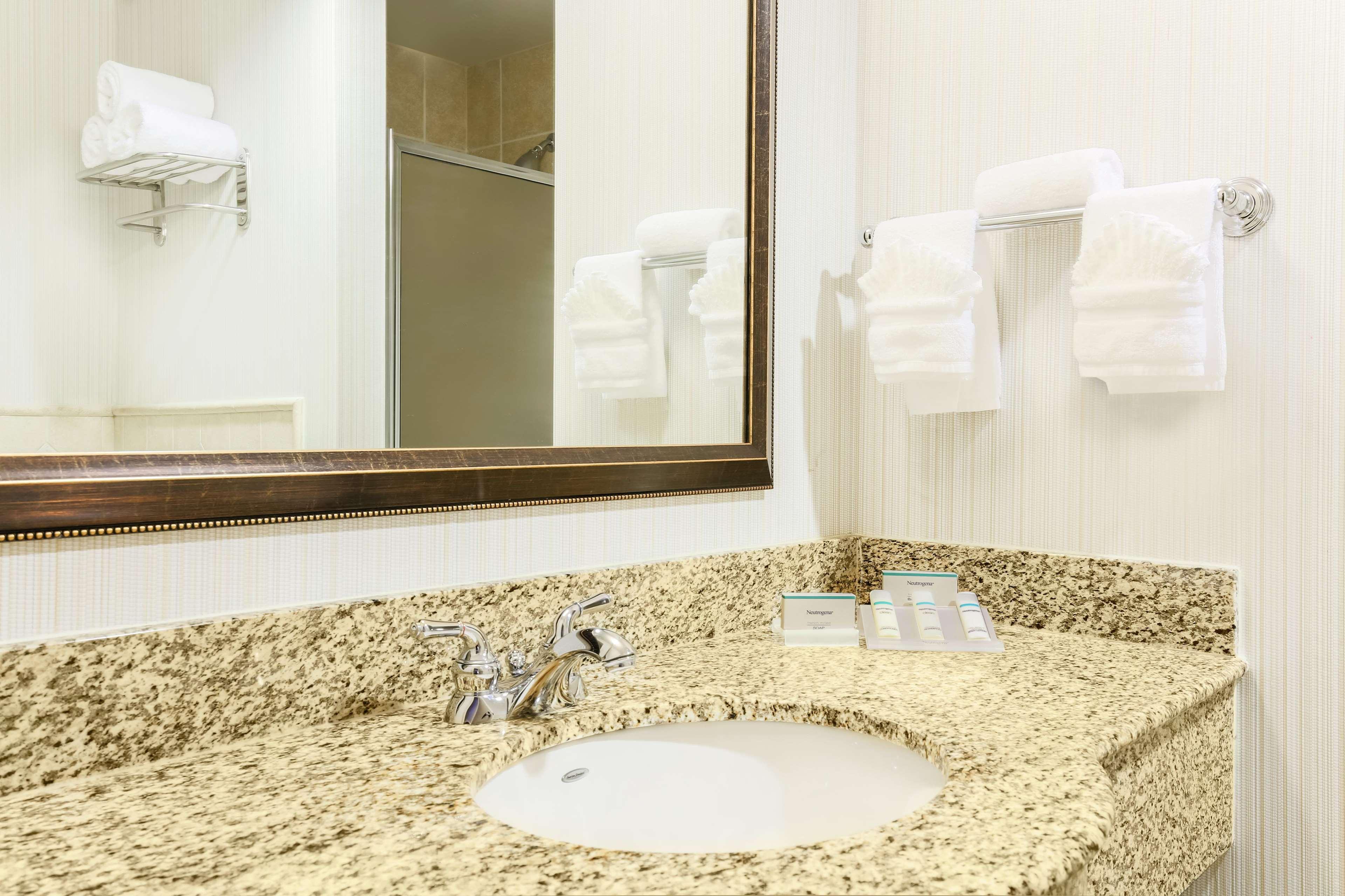 Hilton Garden Inn Dallas Lewisville Buitenkant foto