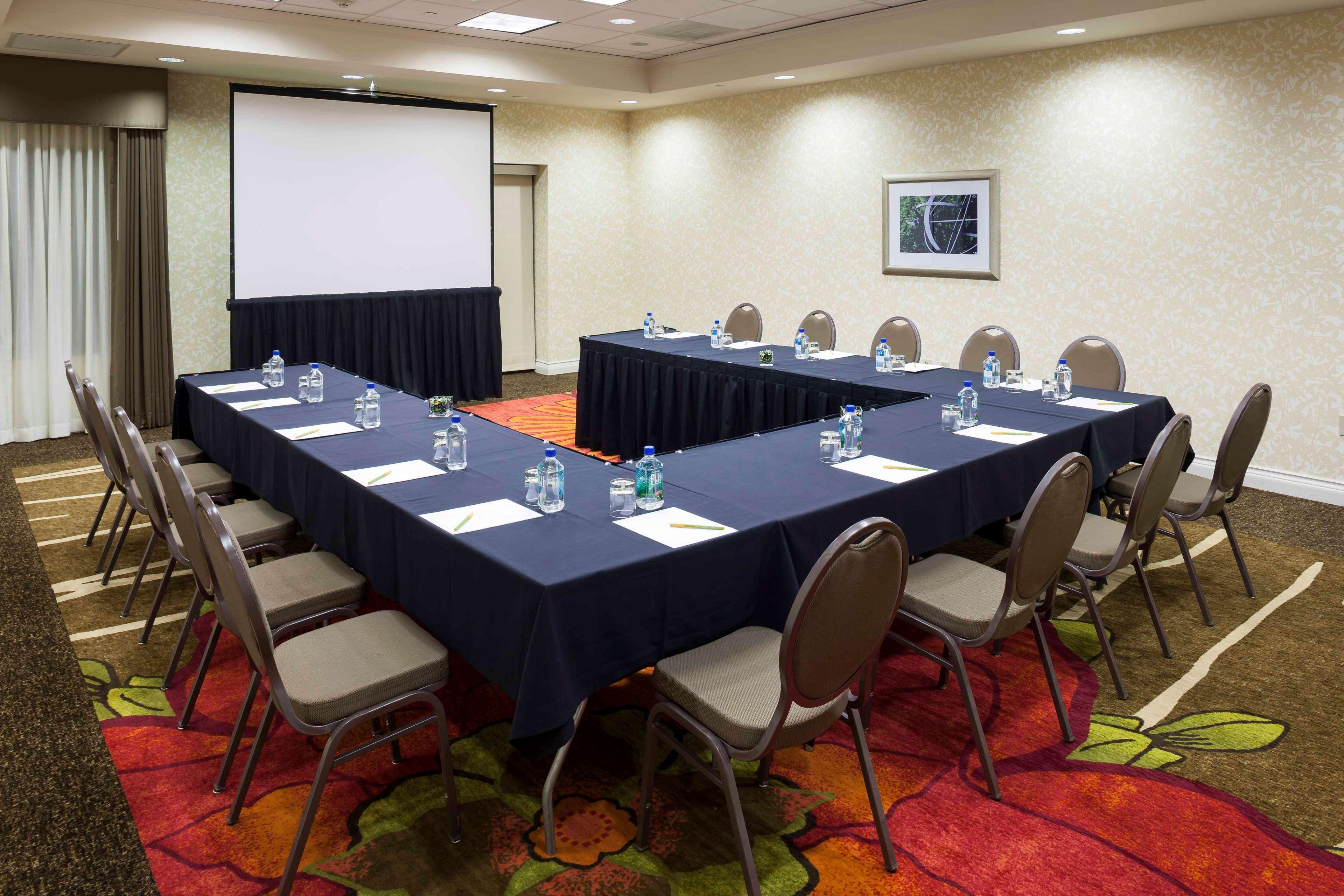 Hilton Garden Inn Dallas Lewisville Buitenkant foto