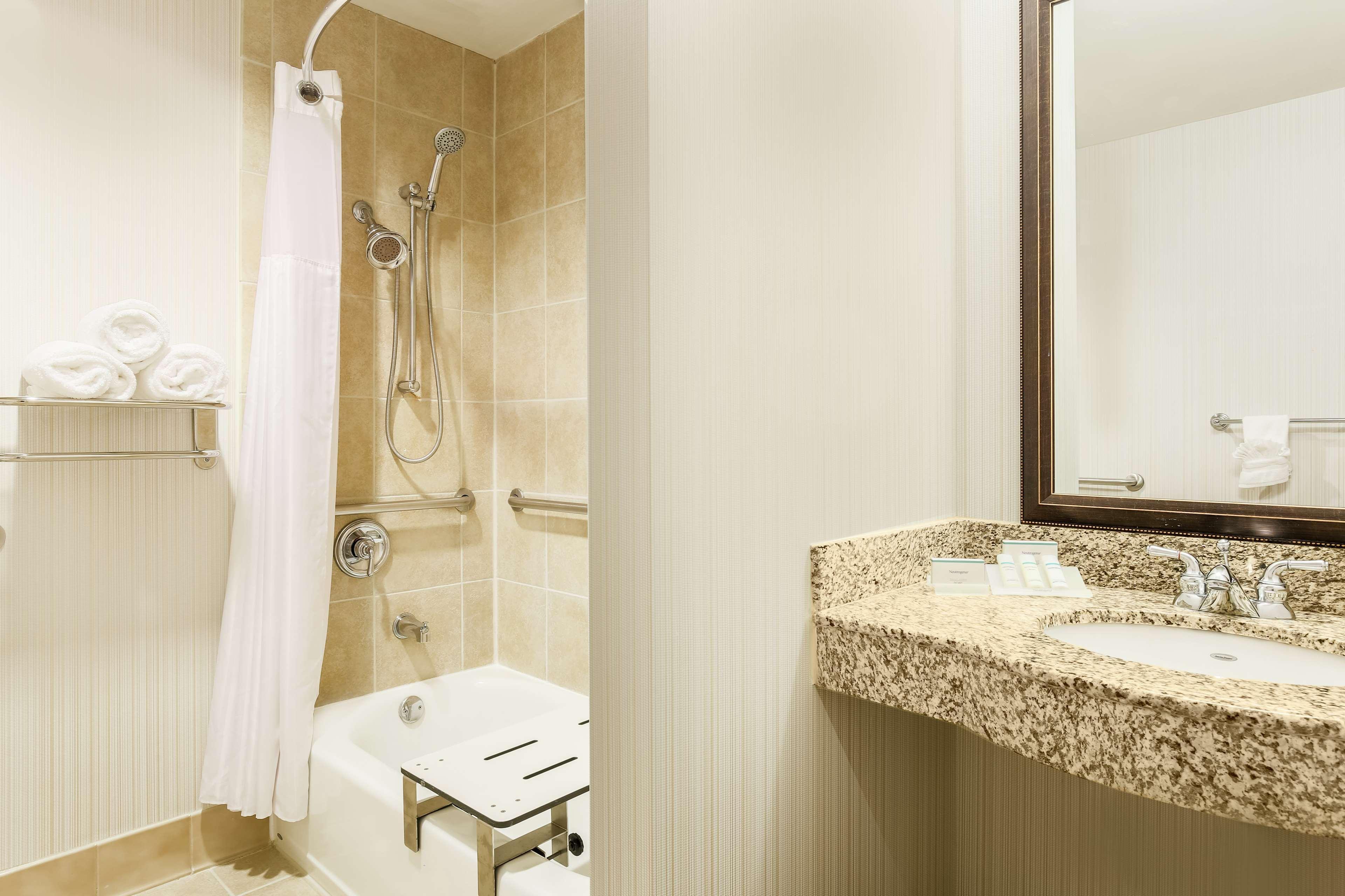 Hilton Garden Inn Dallas Lewisville Buitenkant foto