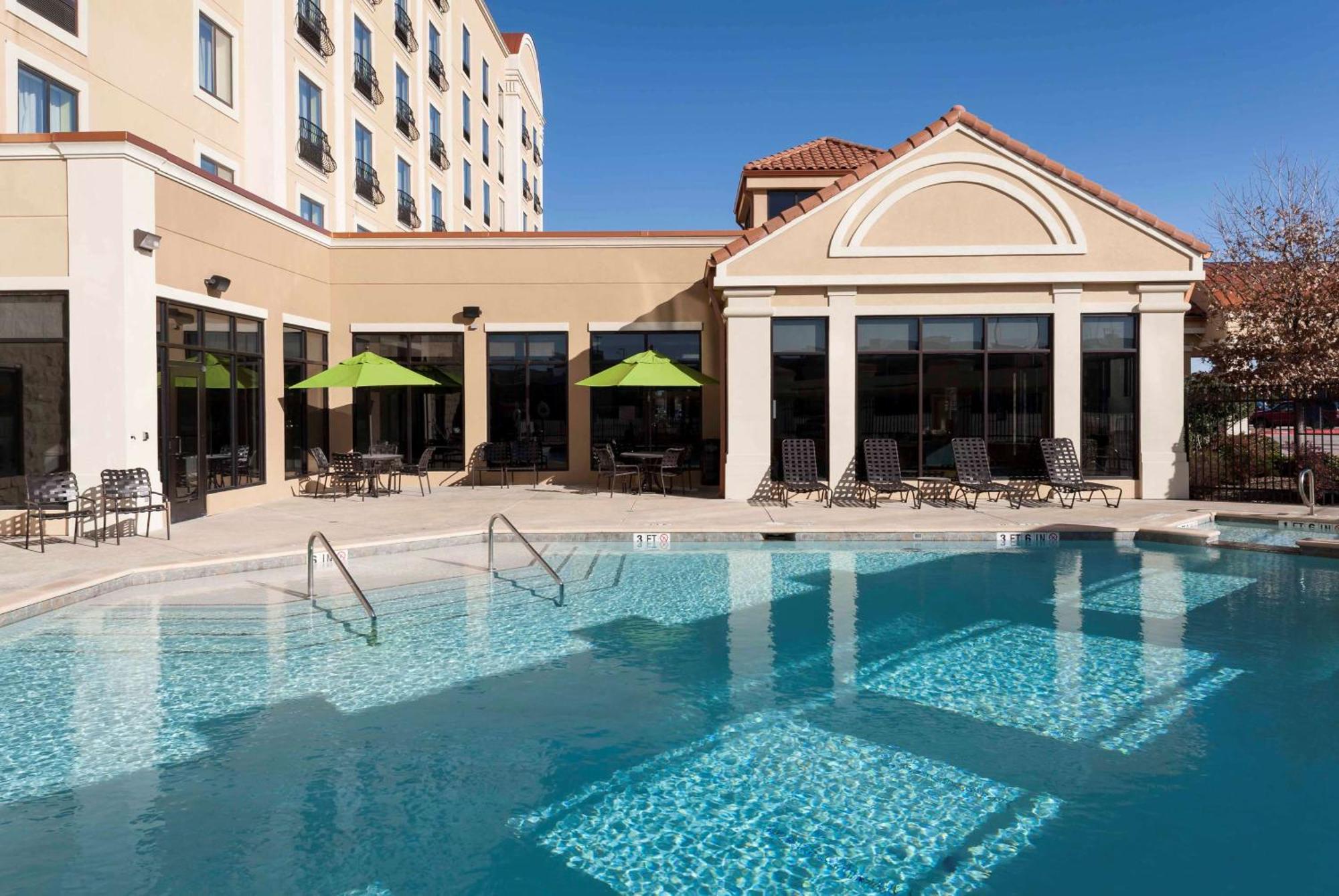 Hilton Garden Inn Dallas Lewisville Buitenkant foto